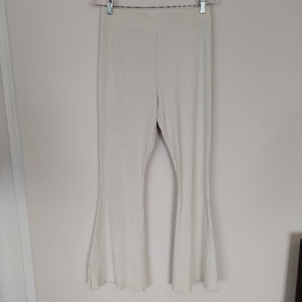 Nike Tight Fit High Waisted Ribbed Jersey Flared Pants Size Meduim NWT‎